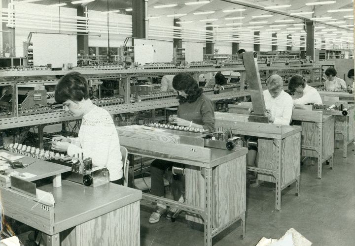Bild på fabriksarbetande kvinnor 1960-tal.